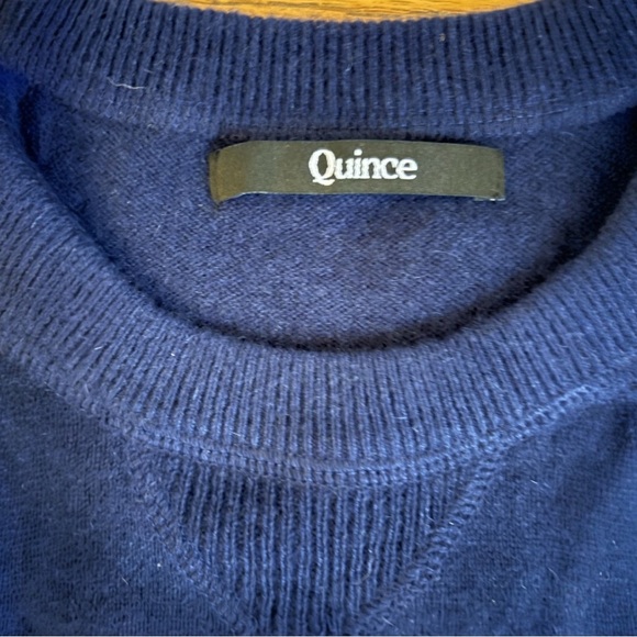 QUINCE Mongolian Cashmere Crewneck Sweater in True Navy (M) - Picture 3 of 8